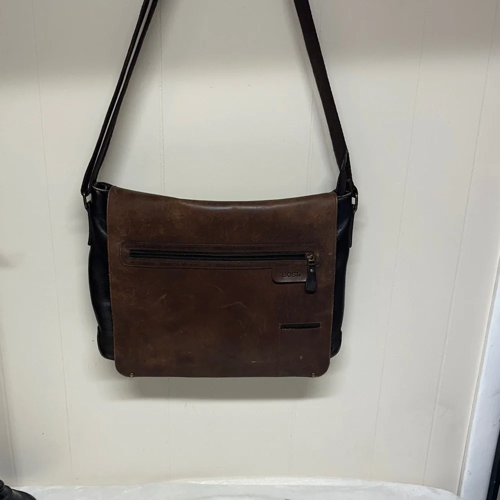 Vintage Bosi Distressed leather messenger Bag